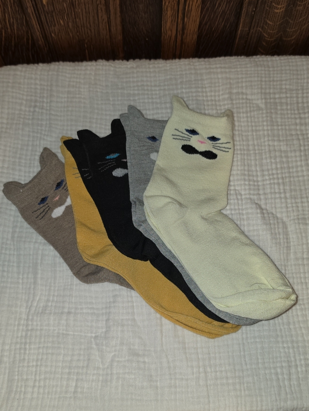 NWT Cat Face Crew Socks - Assorted Colors 5 Pair New